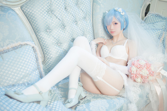 Cosplay Rem trong Re:Zero càng nhìn càng thấy kích thích